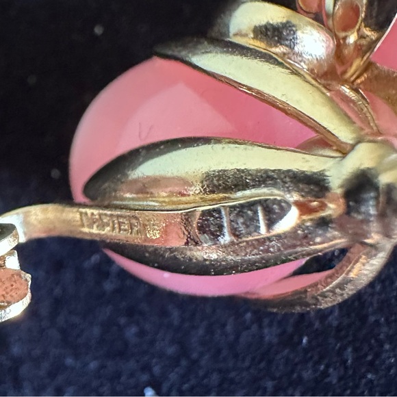 Vintage Napier Gold and Pink Clip-On Earrings Signed - Picture 5 of 11